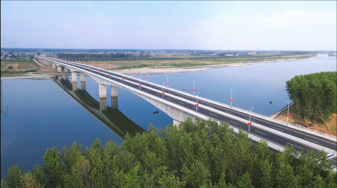 湖北沙洋汉江公路二桥通过交工验收