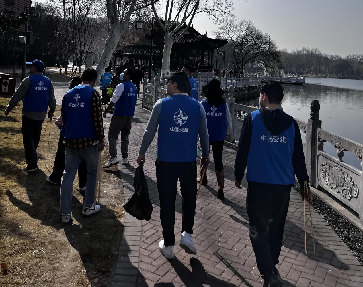 公司团委组织开展学雷锋志愿服务活动 公司团委组织开展学雷锋志愿服务活动