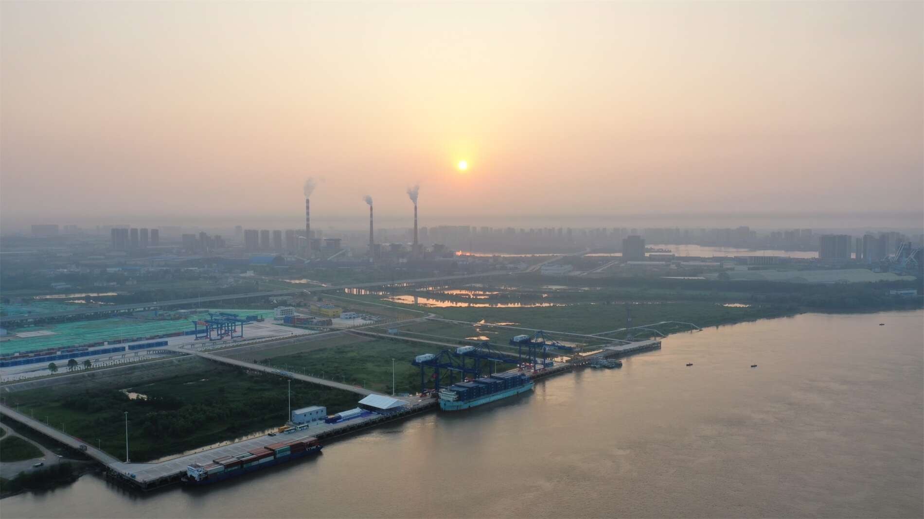 阳逻国际港集装箱铁水联运二期项目（武汉港武湖港区铁水联运集装箱码头工程）